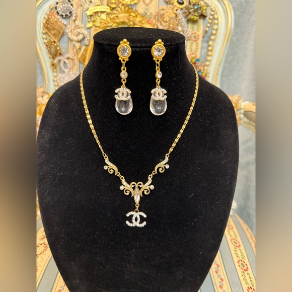 Gold and Blue Crystal Jewelry Set - Picture 5 of 9